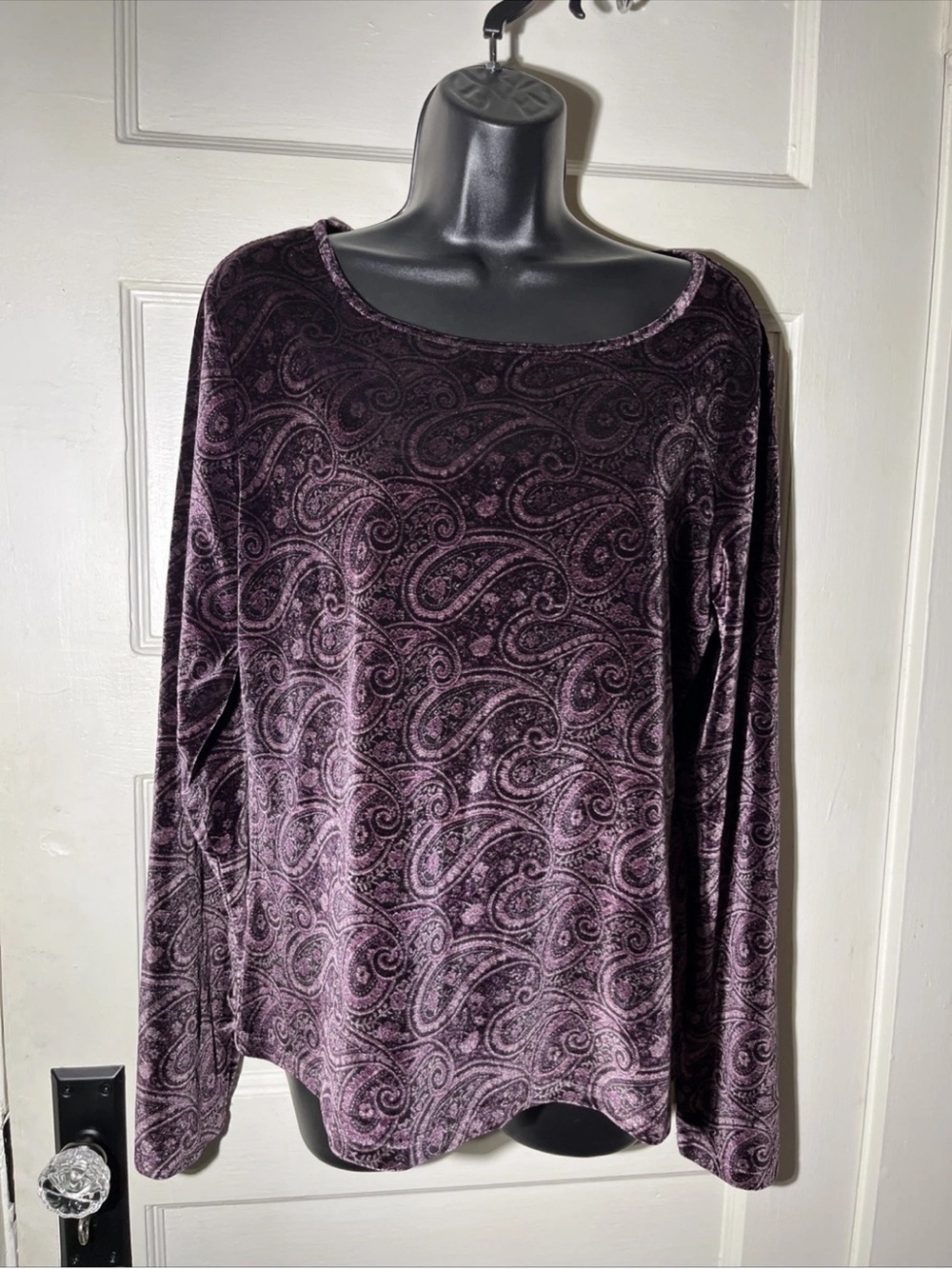 Women’s Top Size XL New York @ Company Purple Paisley Velvet Blouse